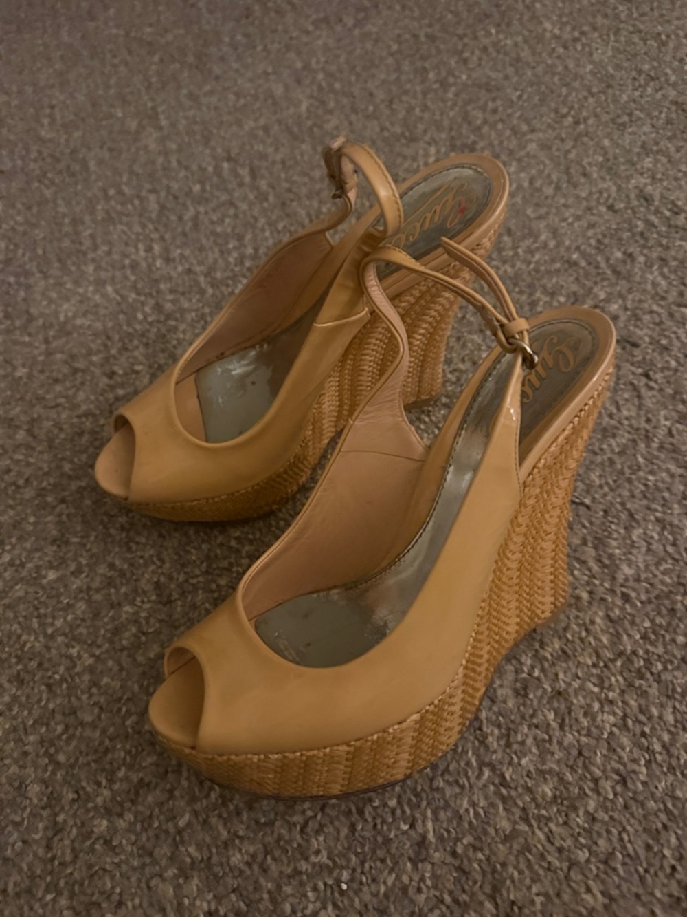 Gucci Size 37 wedges